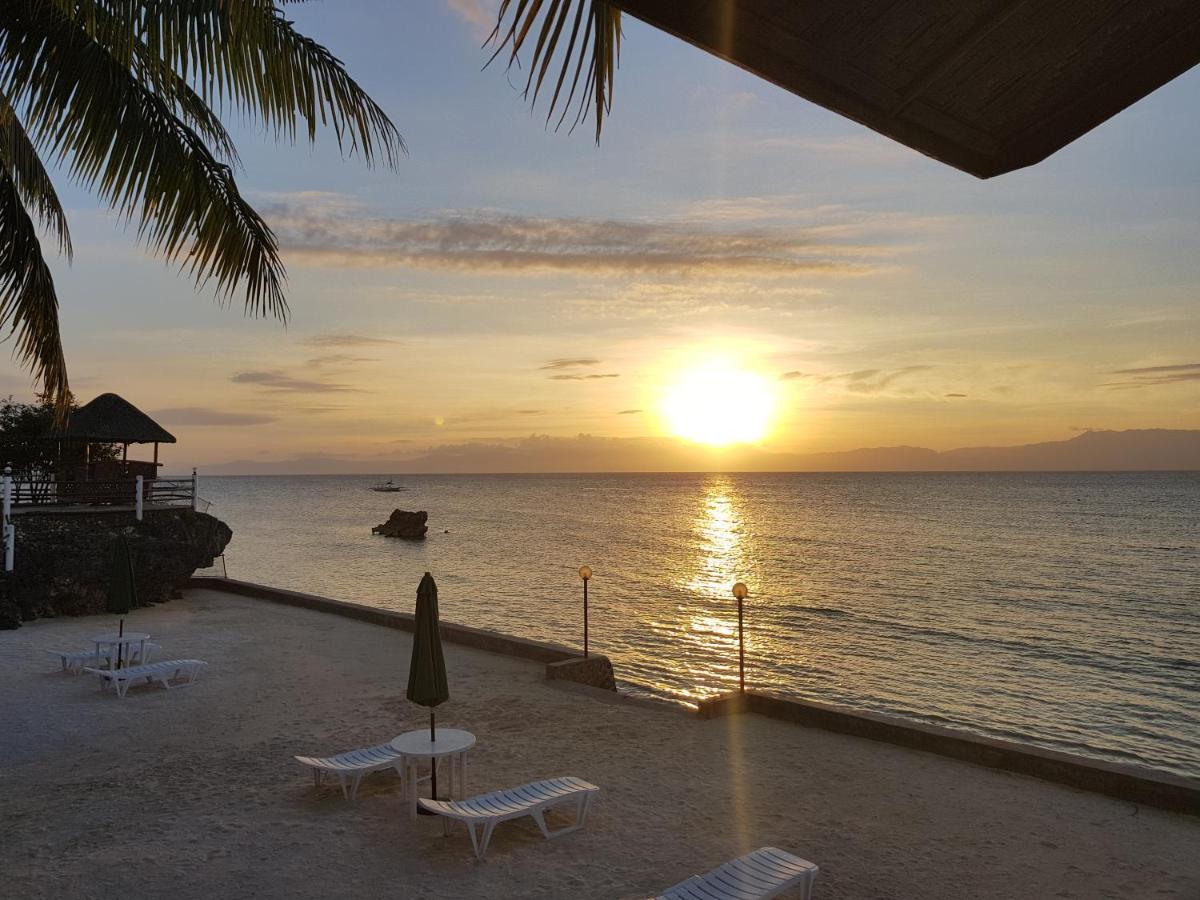 Tauig Beach Resort Moalboal Buitenkant foto