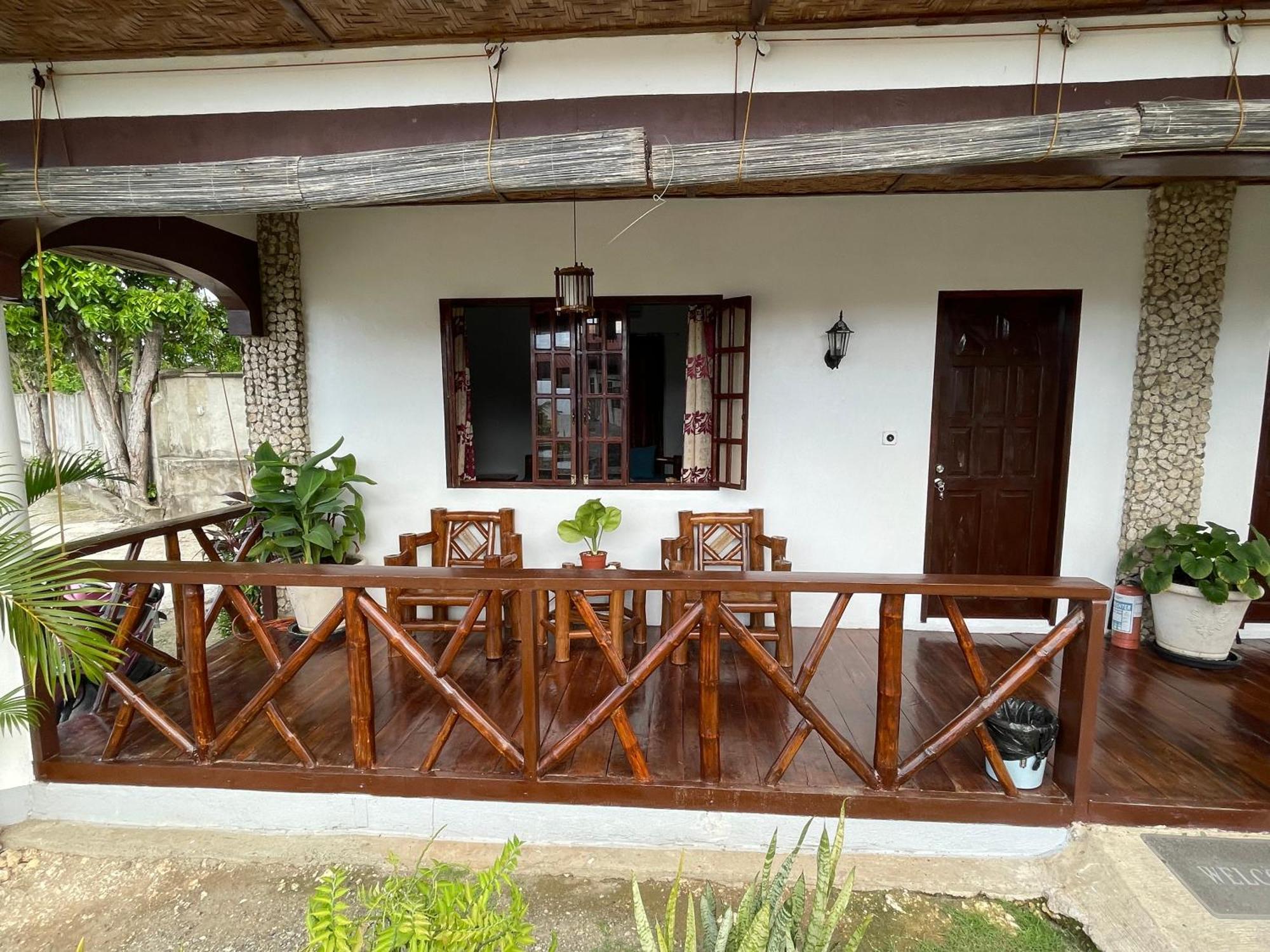 Tauig Beach Resort Moalboal Buitenkant foto