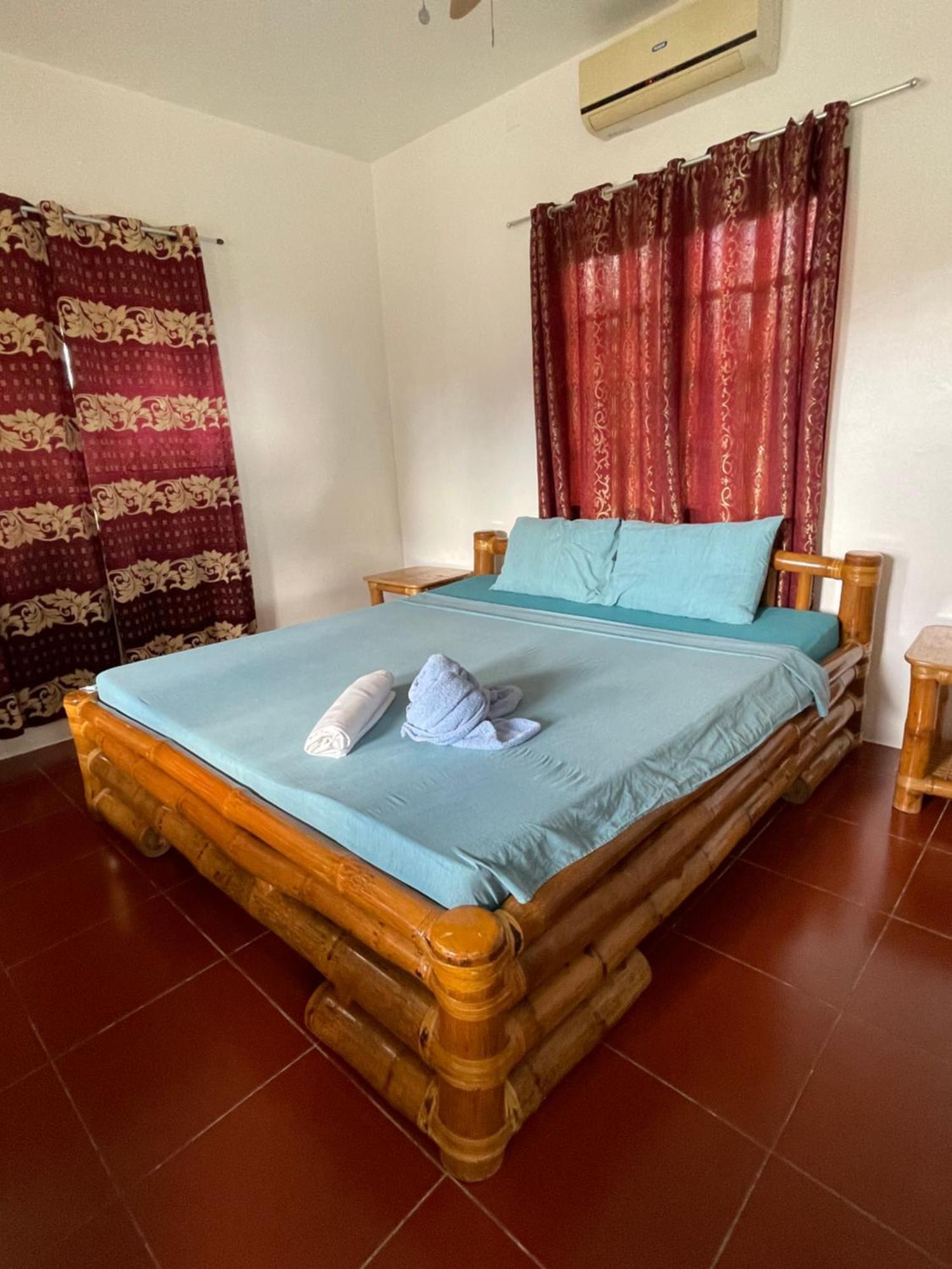 Tauig Beach Resort Moalboal Buitenkant foto